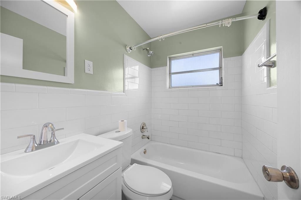 275 Lakeview Dr, North Fort Myers, FL 33917 Photo