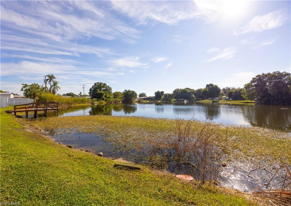 275 Lakeview Dr, North Fort Myers, FL 33917 Photo