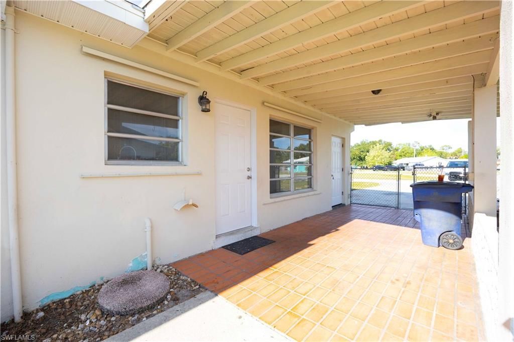 275 Lakeview Dr, North Fort Myers, FL 33917 Photo