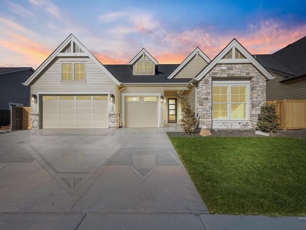 1090 E Crescendo St, Meridian, ID 83642