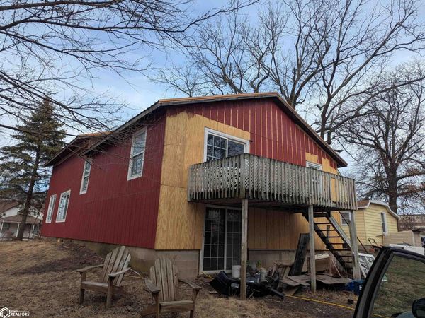 706 W Briggs Avenue, Fairfield, IA 52556