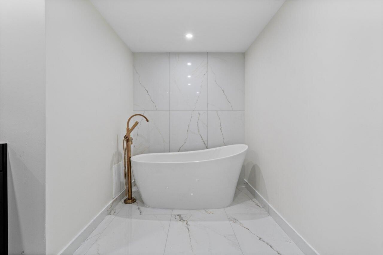 1170 Hillsboro Mile, Unit 302, Hillsboro Beach, FL 33062 Photo