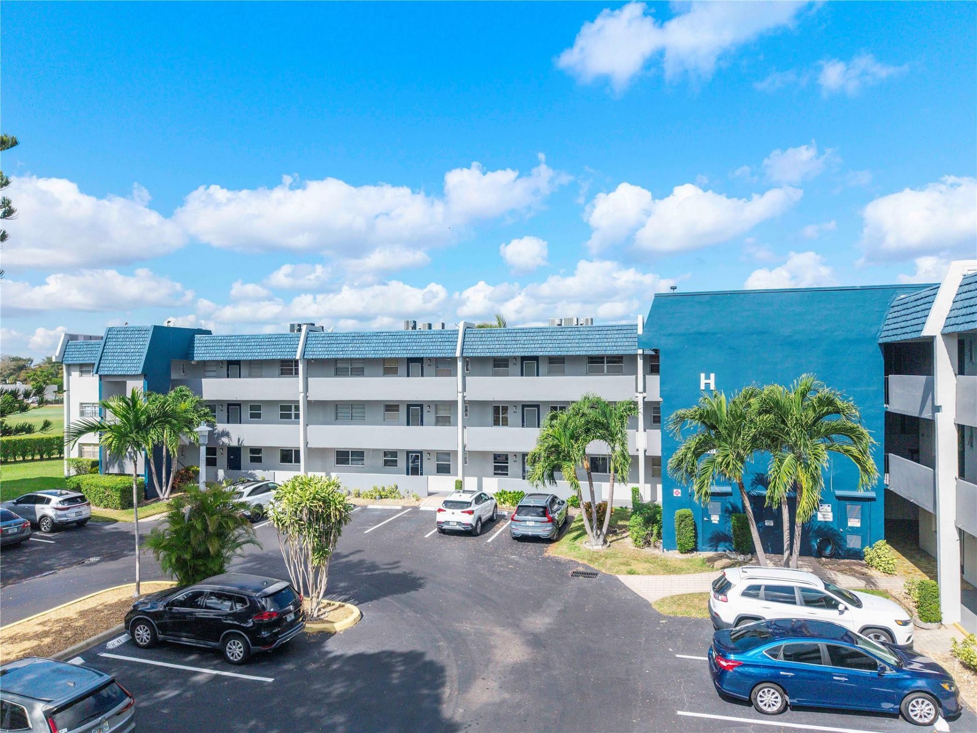 7807 Golf Circle Drive, Unit 211, Margate, FL 33063 Photo