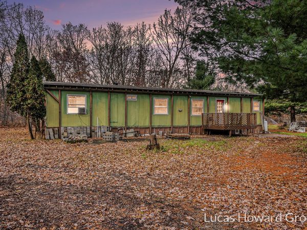 8570-8578 E US-10, Branch, MI 49402