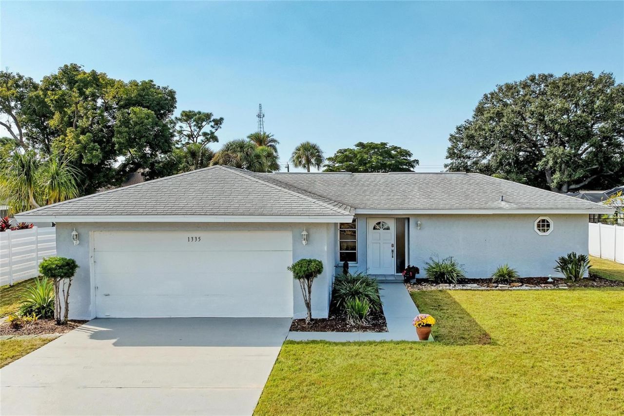 1335 Whispering Lane, Venice, FL 34285 Main Photo