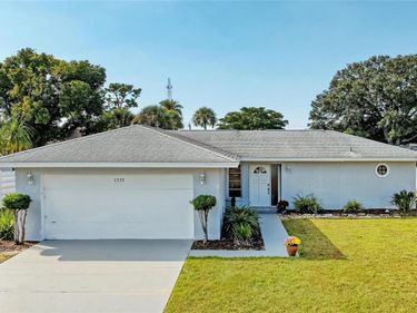 1335 WHISPERING LANE, VENICE, FL 34285
