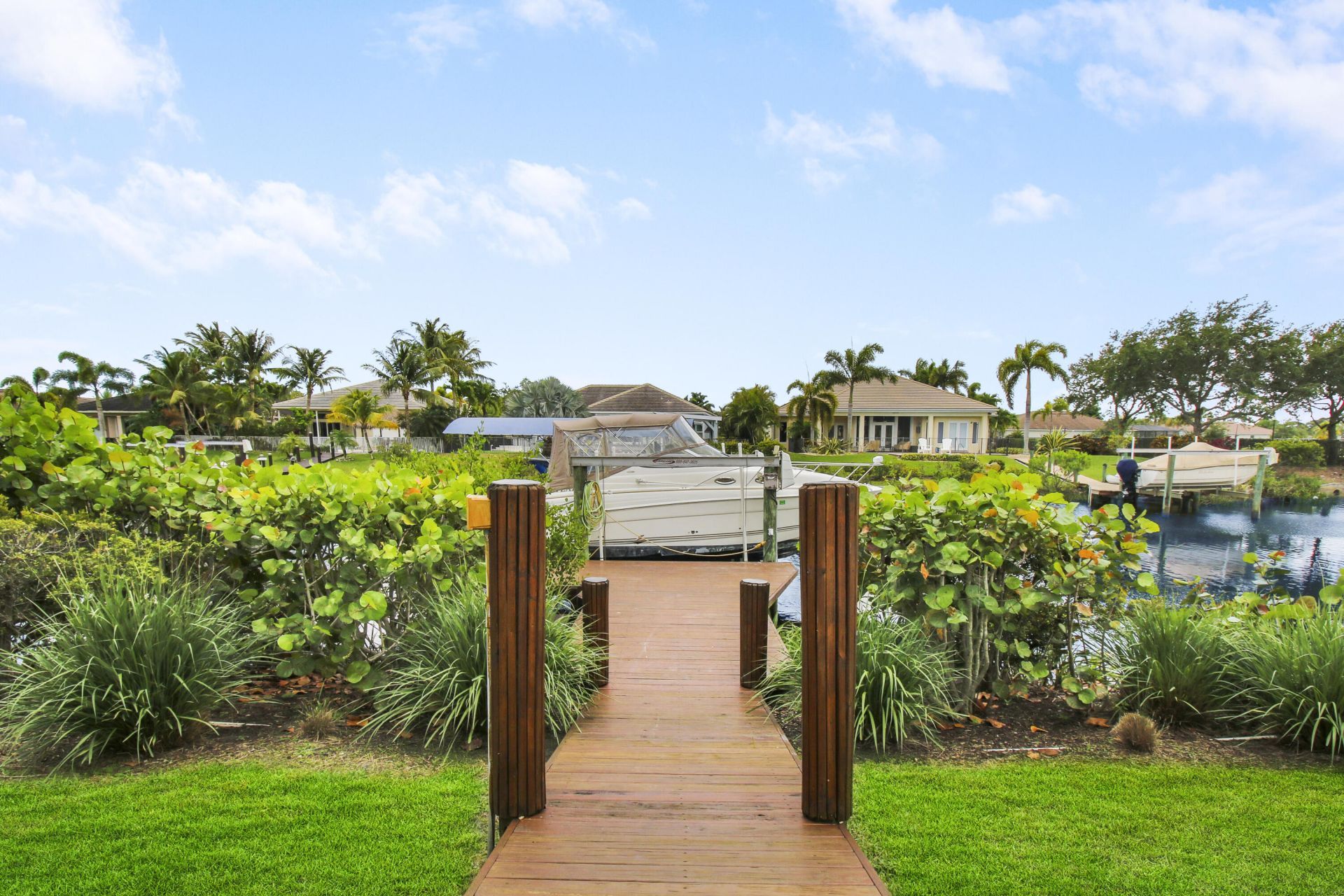 660 SW Yacht Basin Way, Stuart, FL 34997 Photo