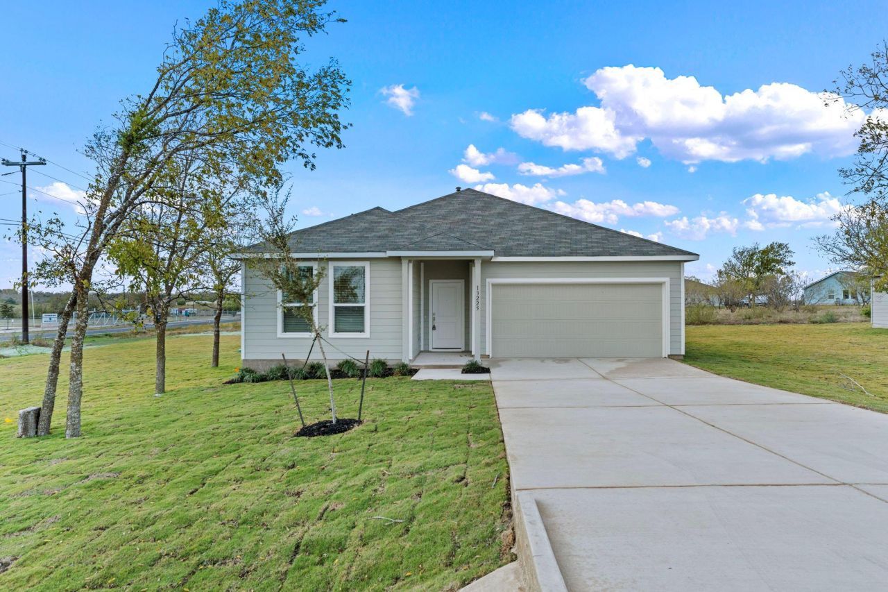 13225 Eastland Dr, Mustang Ridge, TX 78610 Main Photo