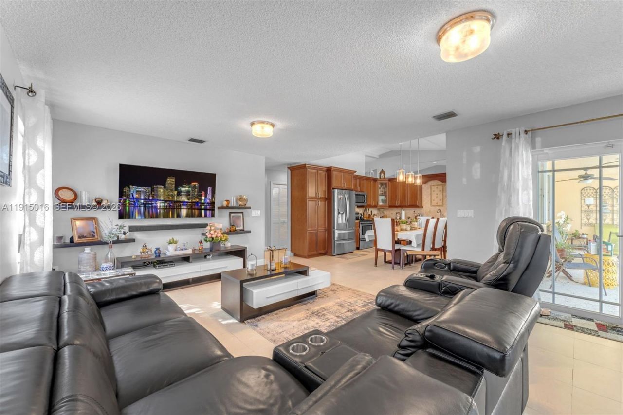 11321 SW 152nd Pl, Miami, FL 33196 Photo