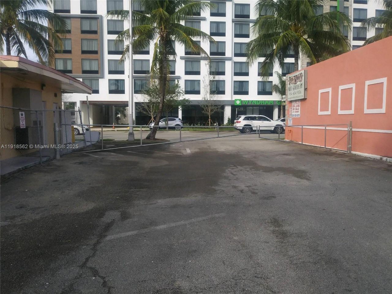 138 N Federal Hwy, Dania Beach, FL 33004 Photo