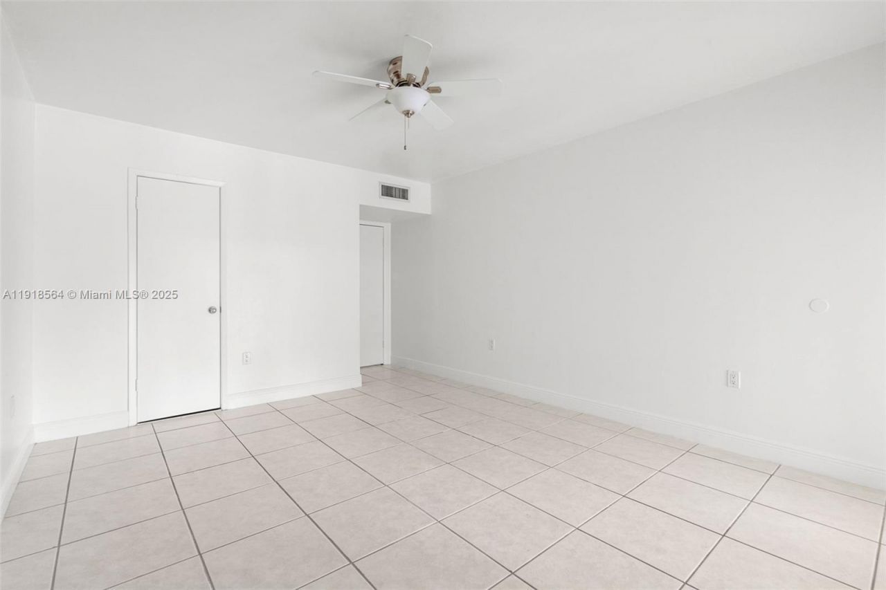 15504 Sharpecroft Dr, Miami Lakes, FL 33014 Photo