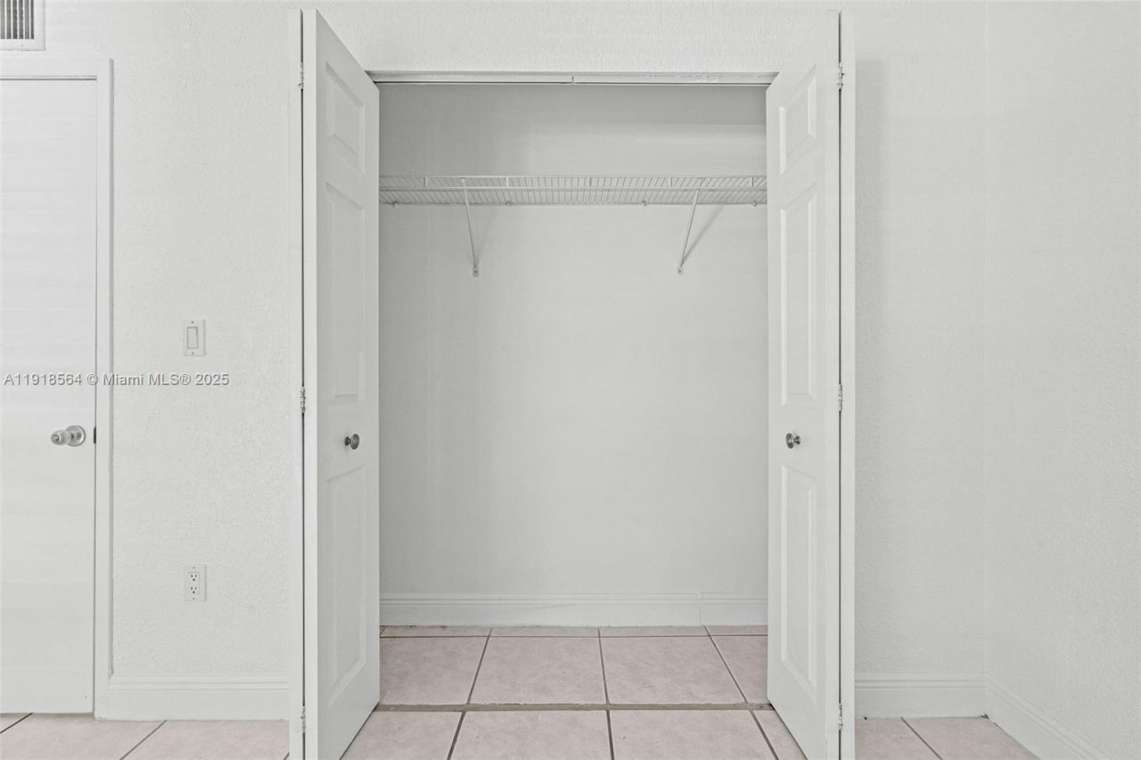 15504 Sharpecroft Dr, Miami Lakes, FL 33014 Photo