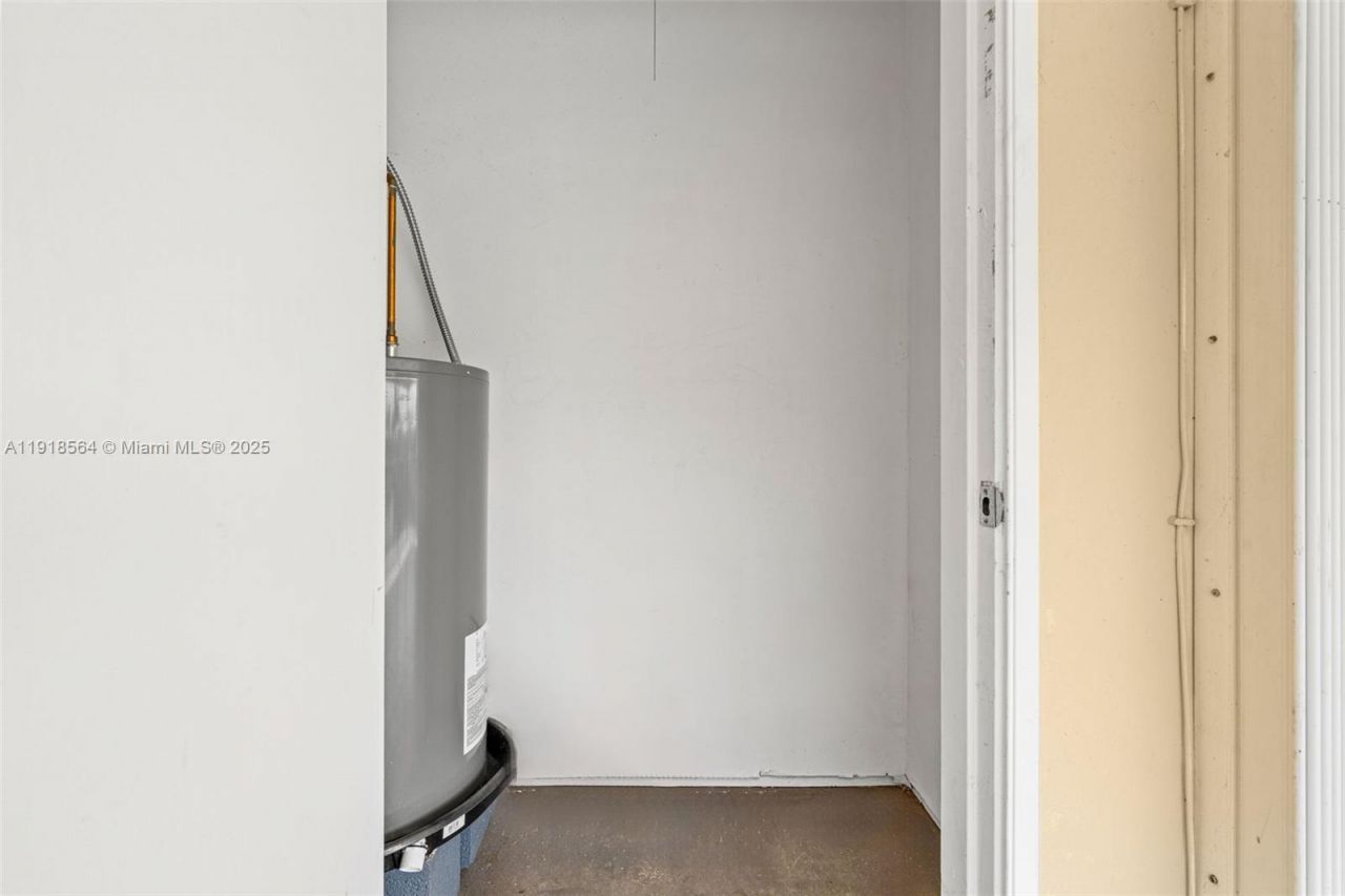 15504 Sharpecroft Dr, Miami Lakes, FL 33014 Photo