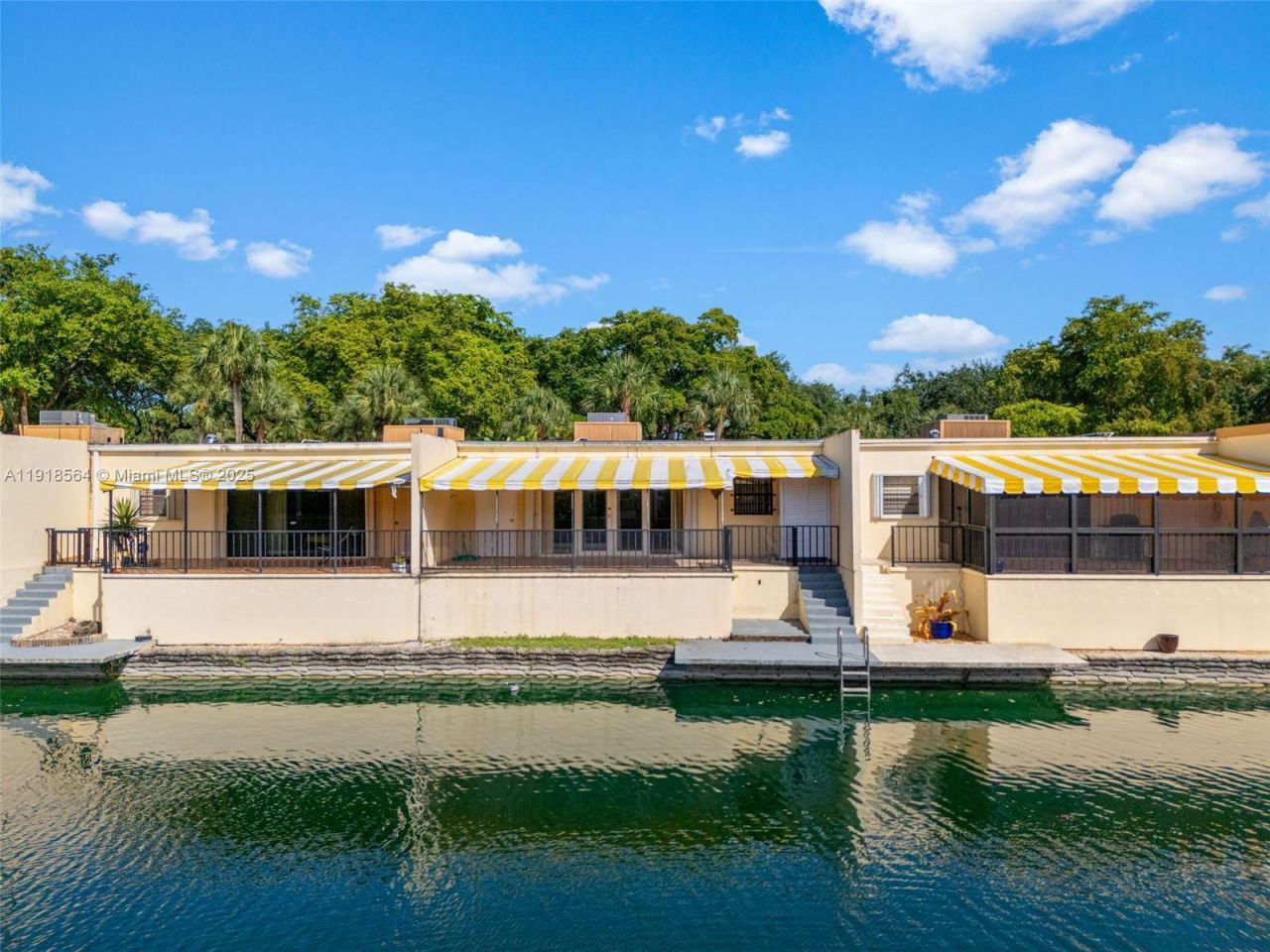 15504 Sharpecroft Dr, Miami Lakes, FL 33014 Photo