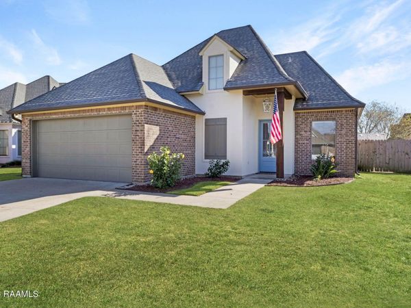 114 Spring Cypress Drive, Broussard, LA 70518