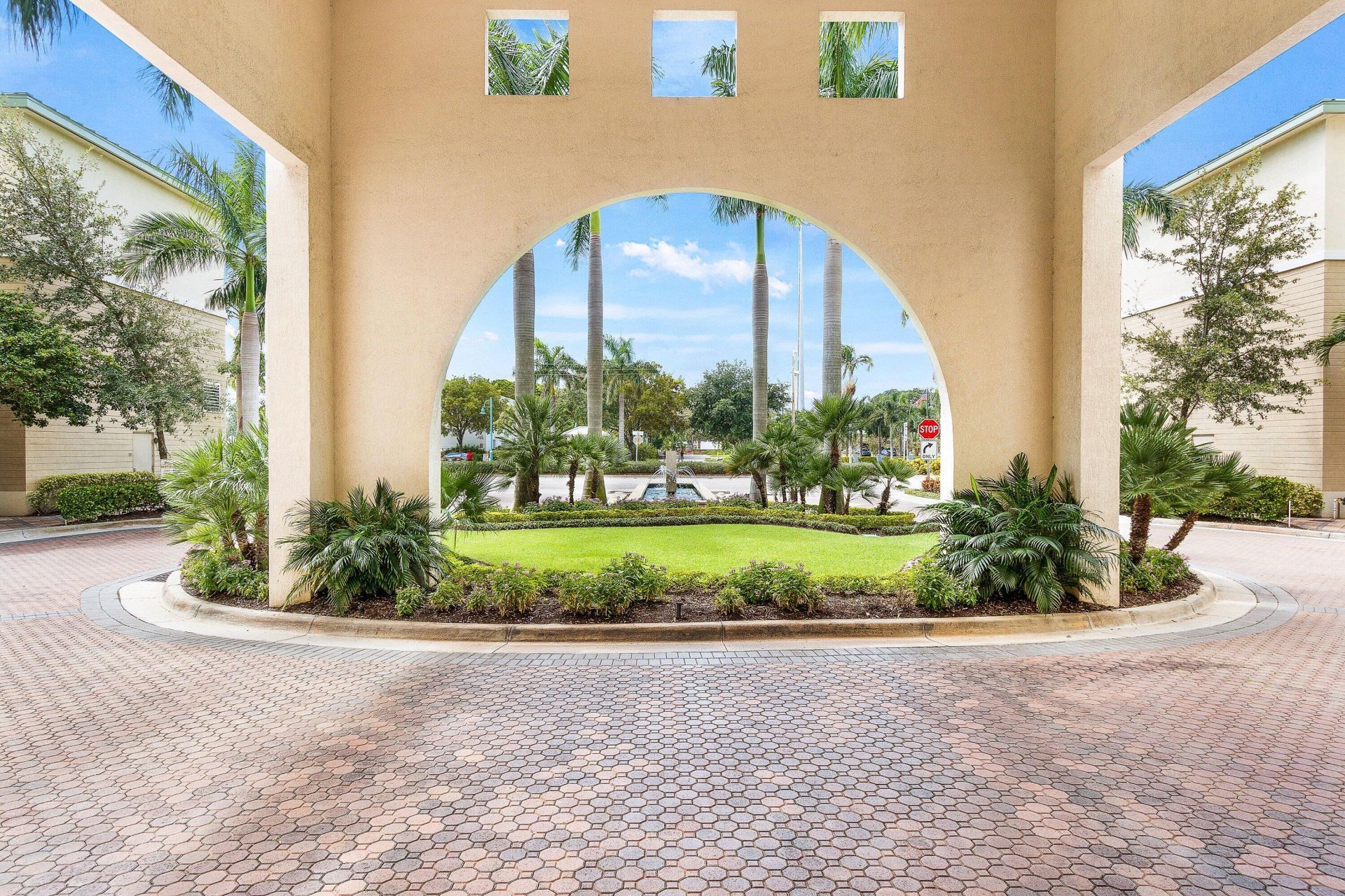 450 N Federal Highway, Unit 610, Boynton Beach, FL 33435 Photo