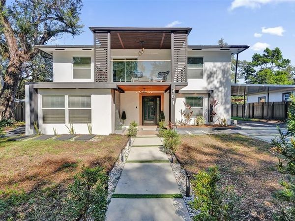 701 NE 164th St, Miami, FL 33162