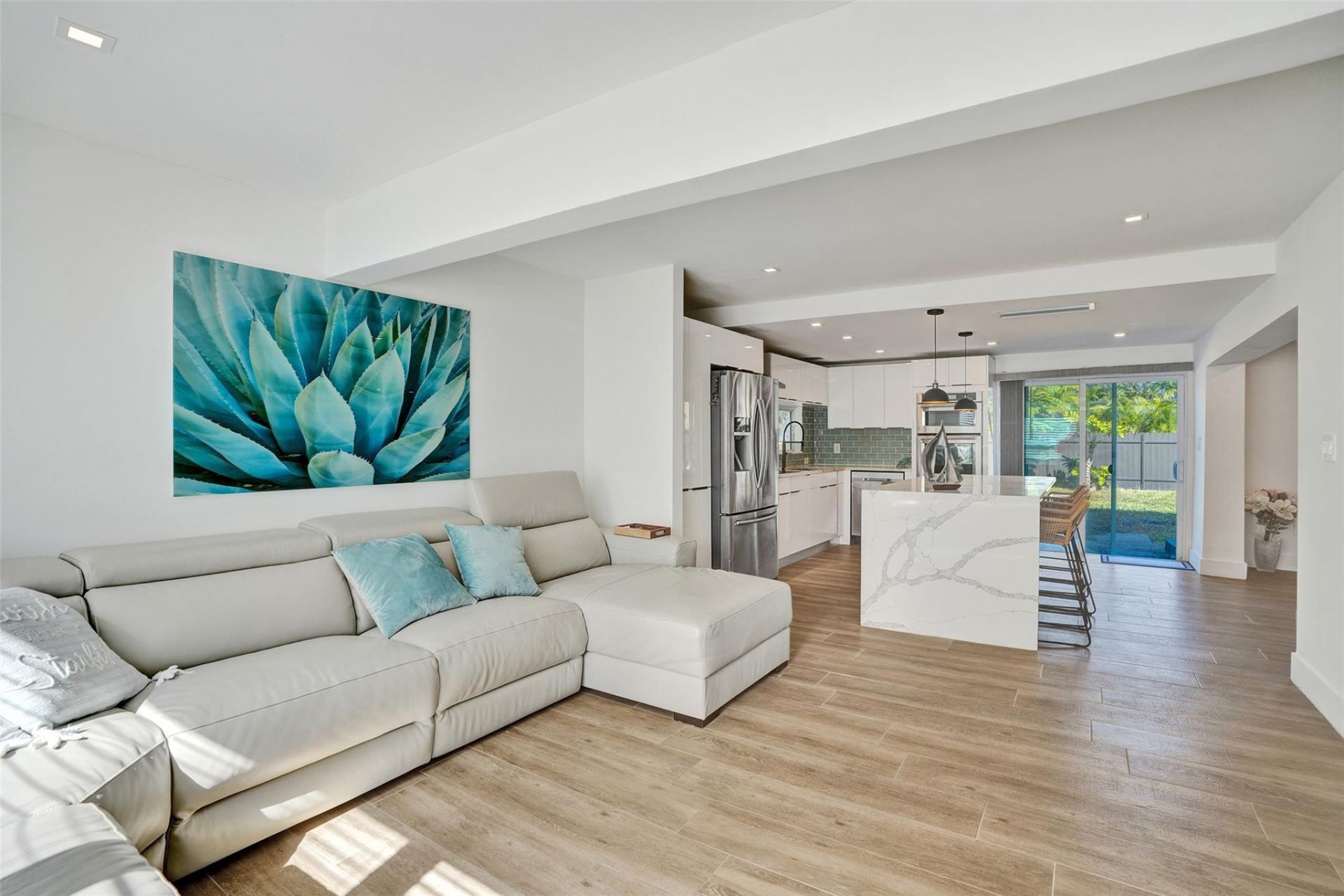 701 NE 164th Street, Miami, FL 33162 Photo