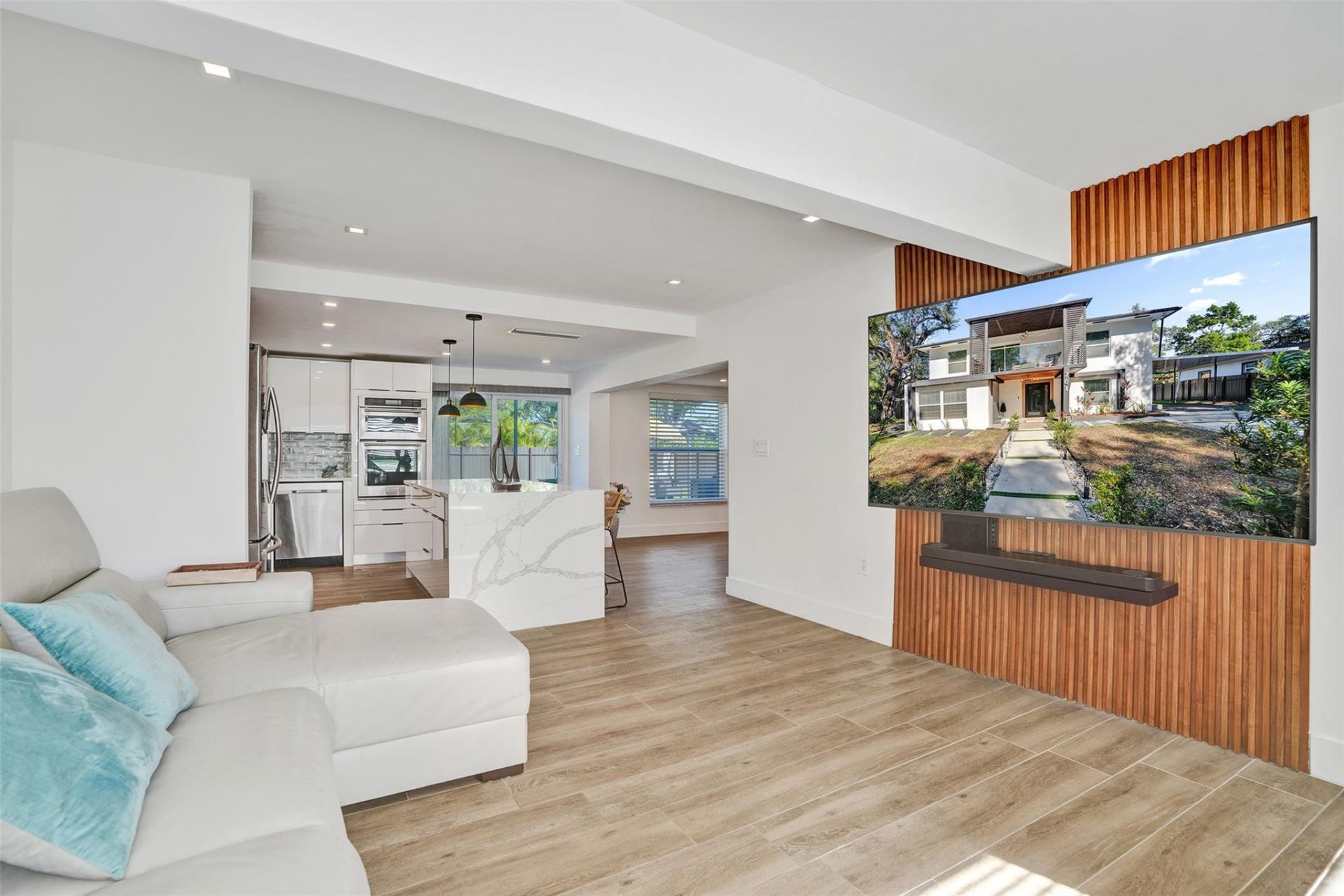 701 NE 164th Street, Miami, FL 33162 Photo