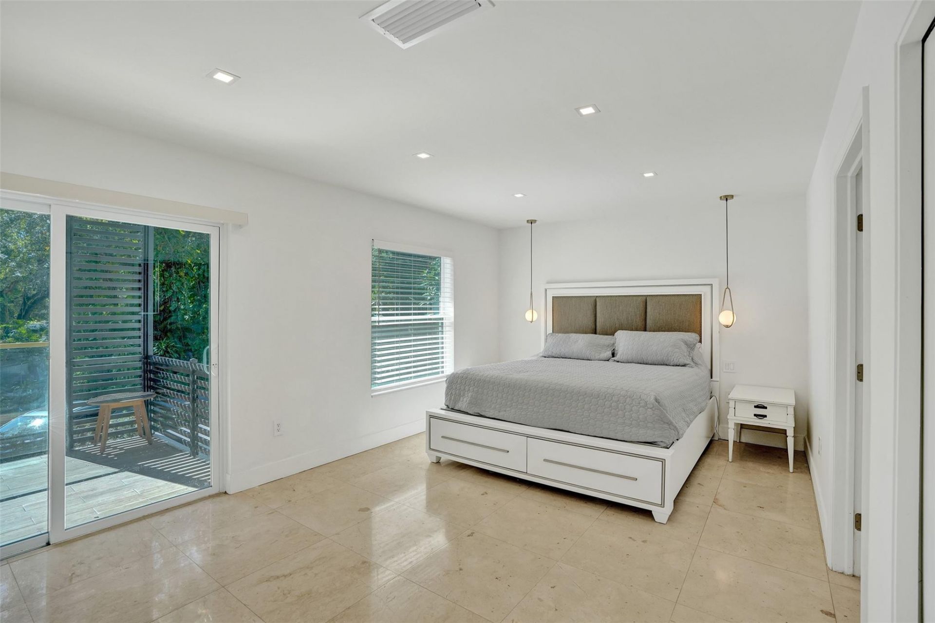 701 NE 164th Street, Miami, FL 33162 Photo