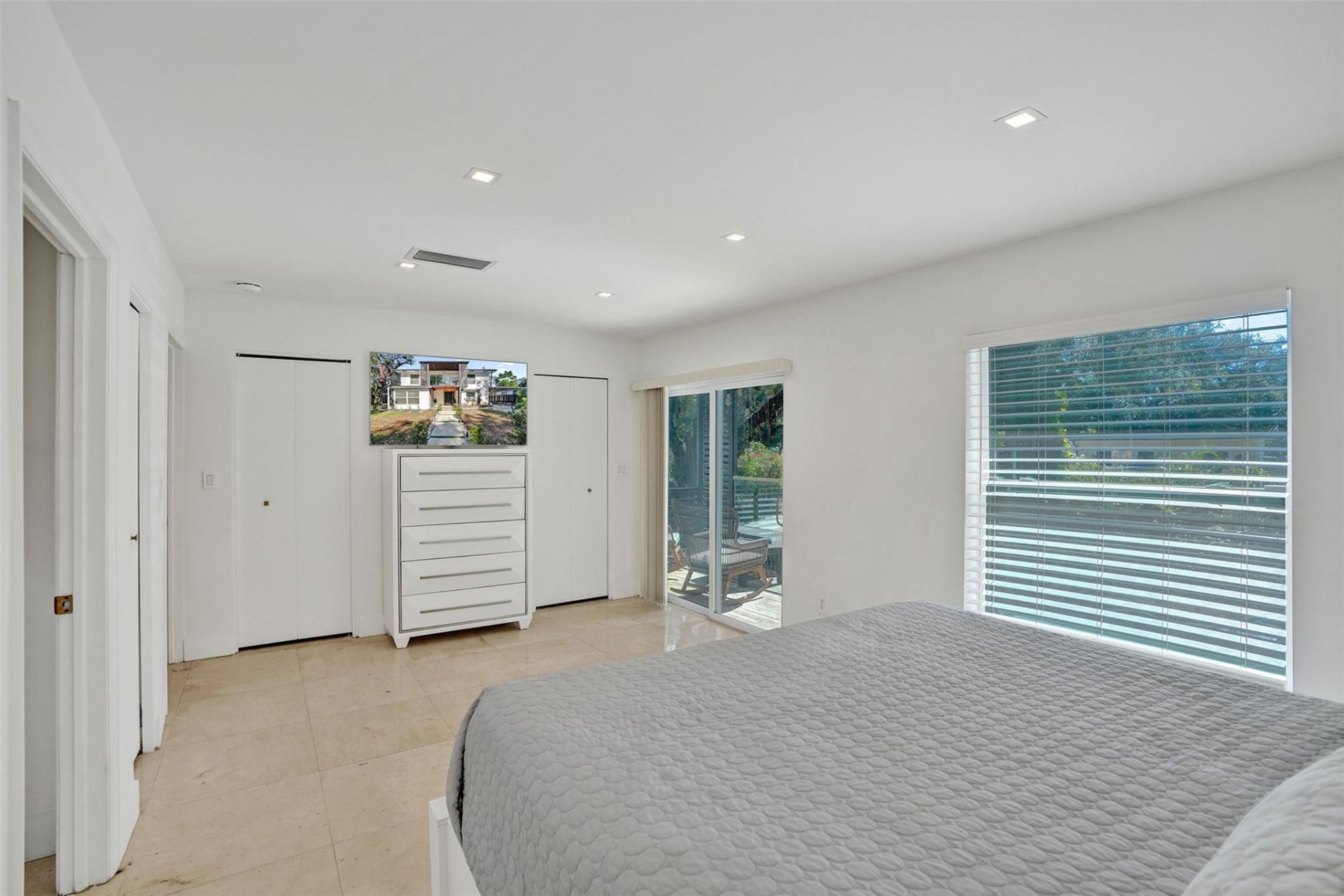 701 NE 164th Street, Miami, FL 33162 Photo