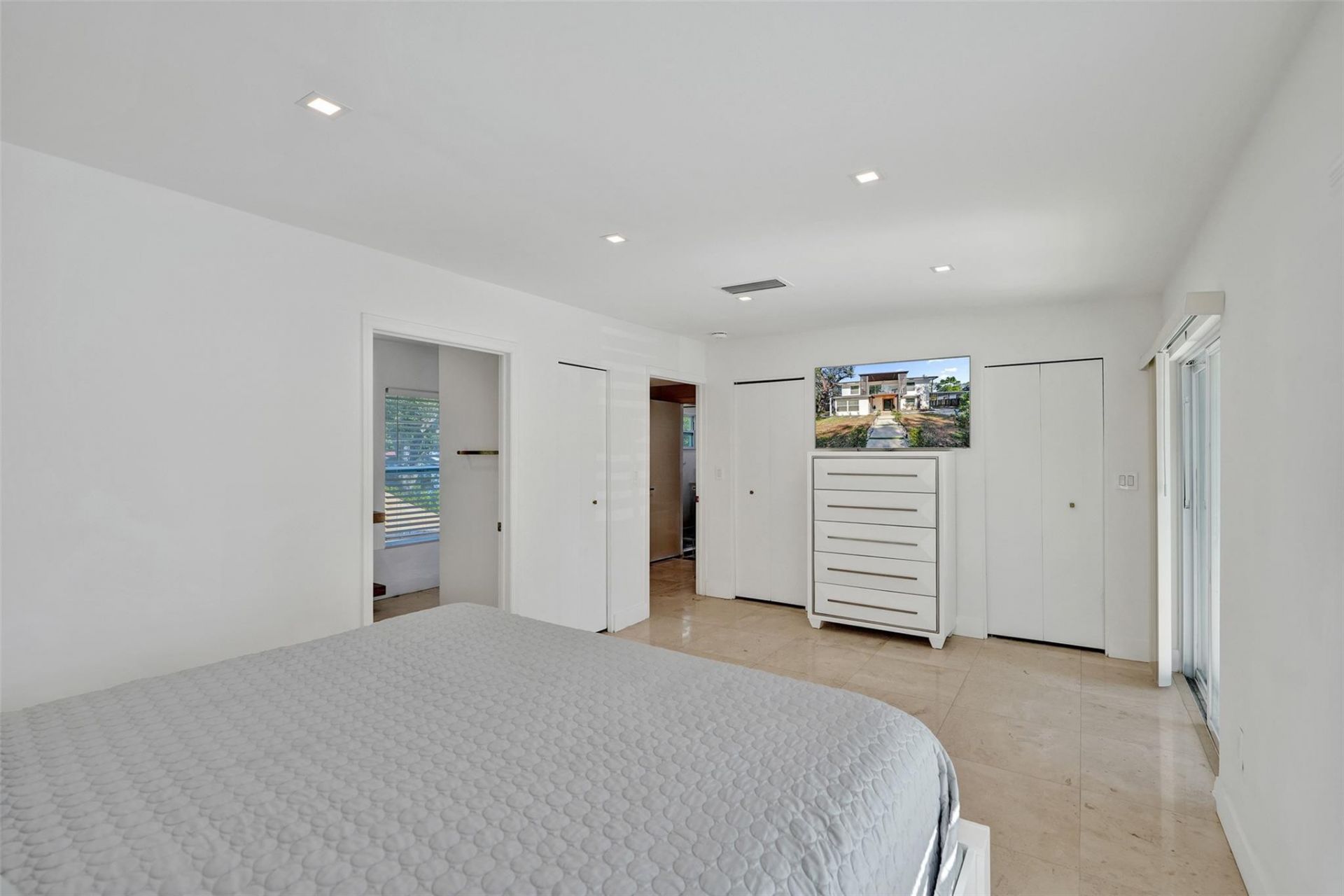 701 NE 164th Street, Miami, FL 33162 Photo