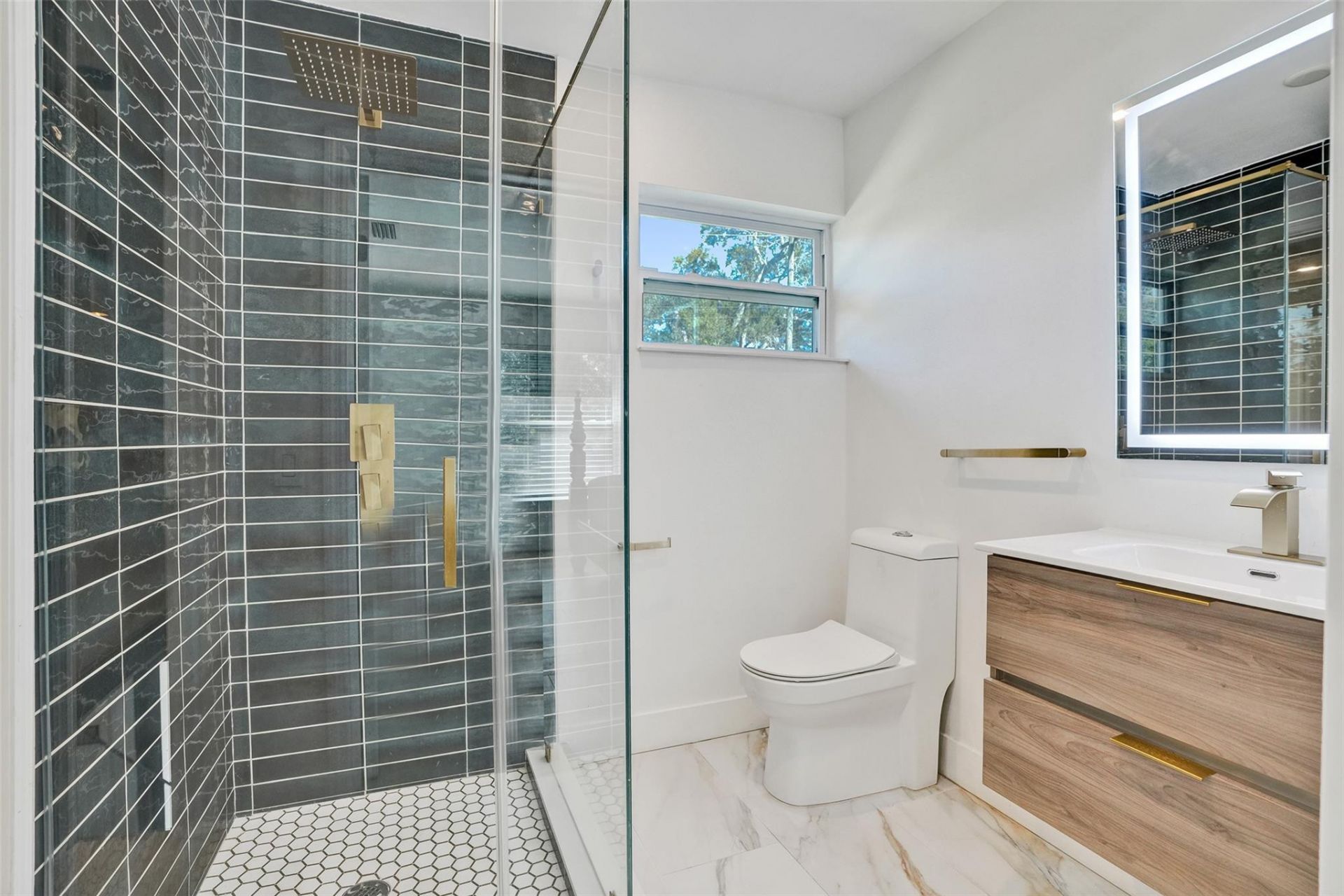 701 NE 164th Street, Miami, FL 33162 Photo