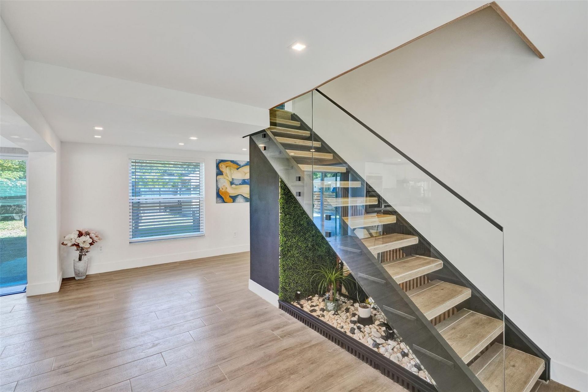 701 NE 164th Street, Miami, FL 33162 Photo