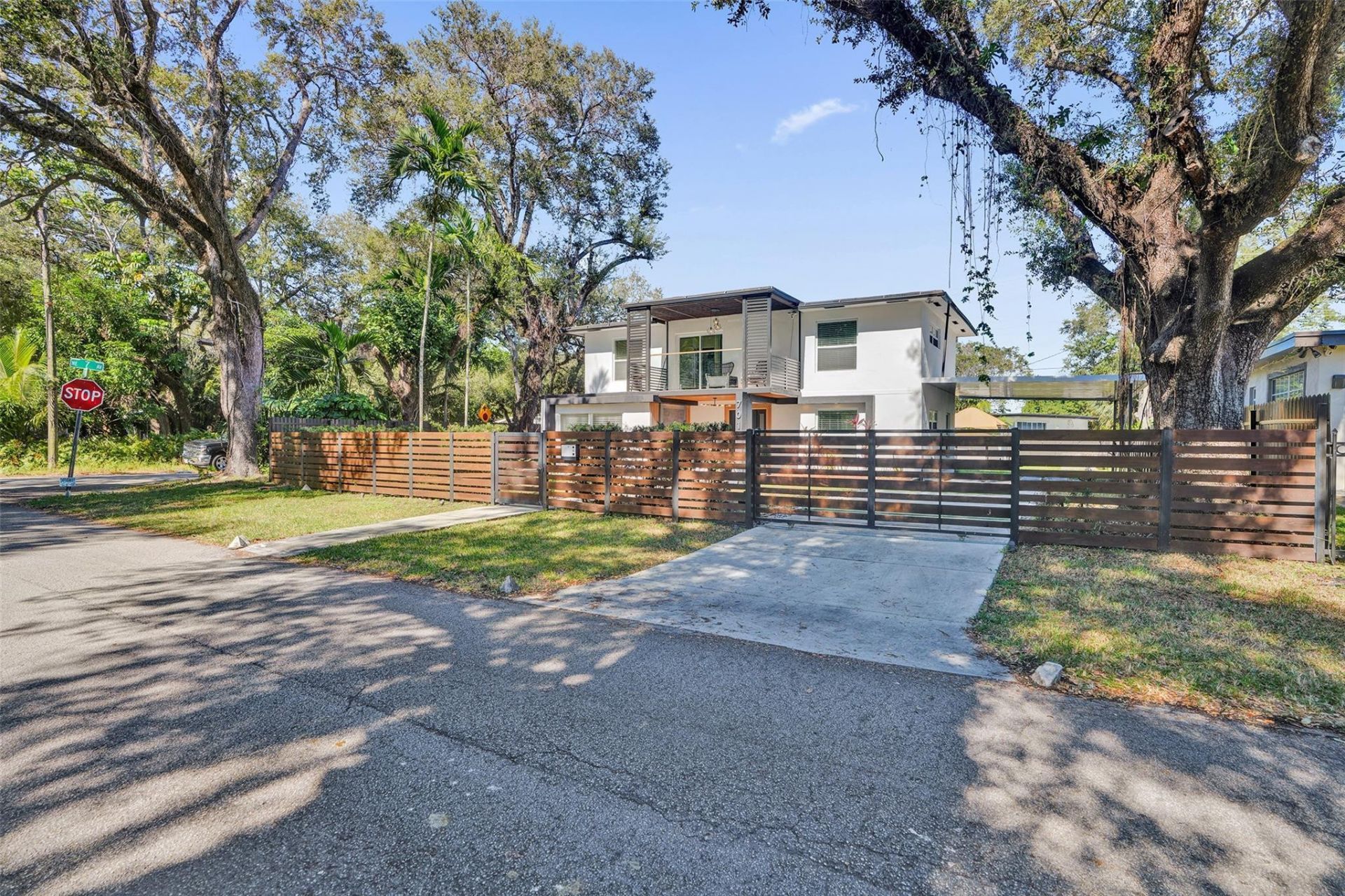 701 NE 164th Street, Miami, FL 33162 Photo