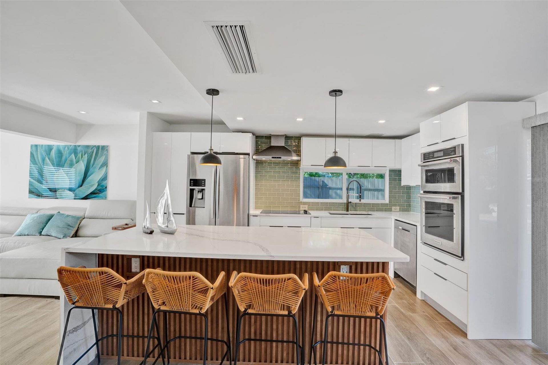 701 NE 164th Street, Miami, FL 33162 Photo