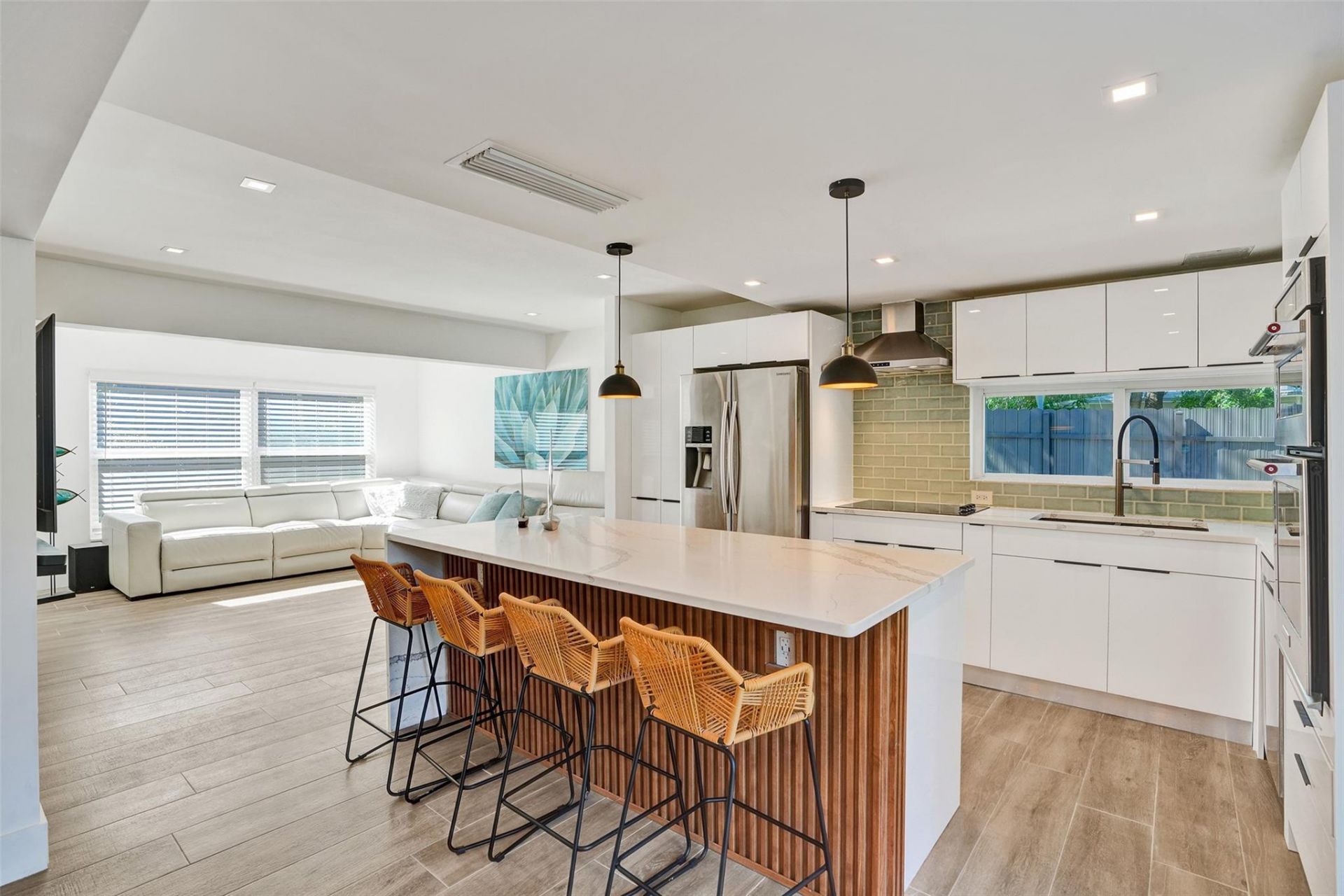 701 NE 164th Street, Miami, FL 33162 Photo