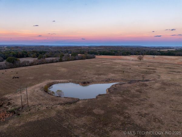 80 S County Road 4440 , McCurtain, OK 74944