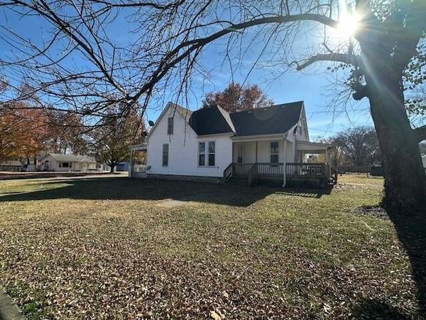 939 N Lynn Street, Nevada, MO 64772