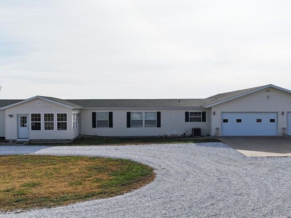 1672 E 355th Road, Bolivar, MO 65613