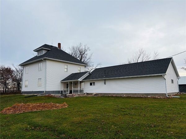 7168 Hwy 21, Elberon, IA 52225