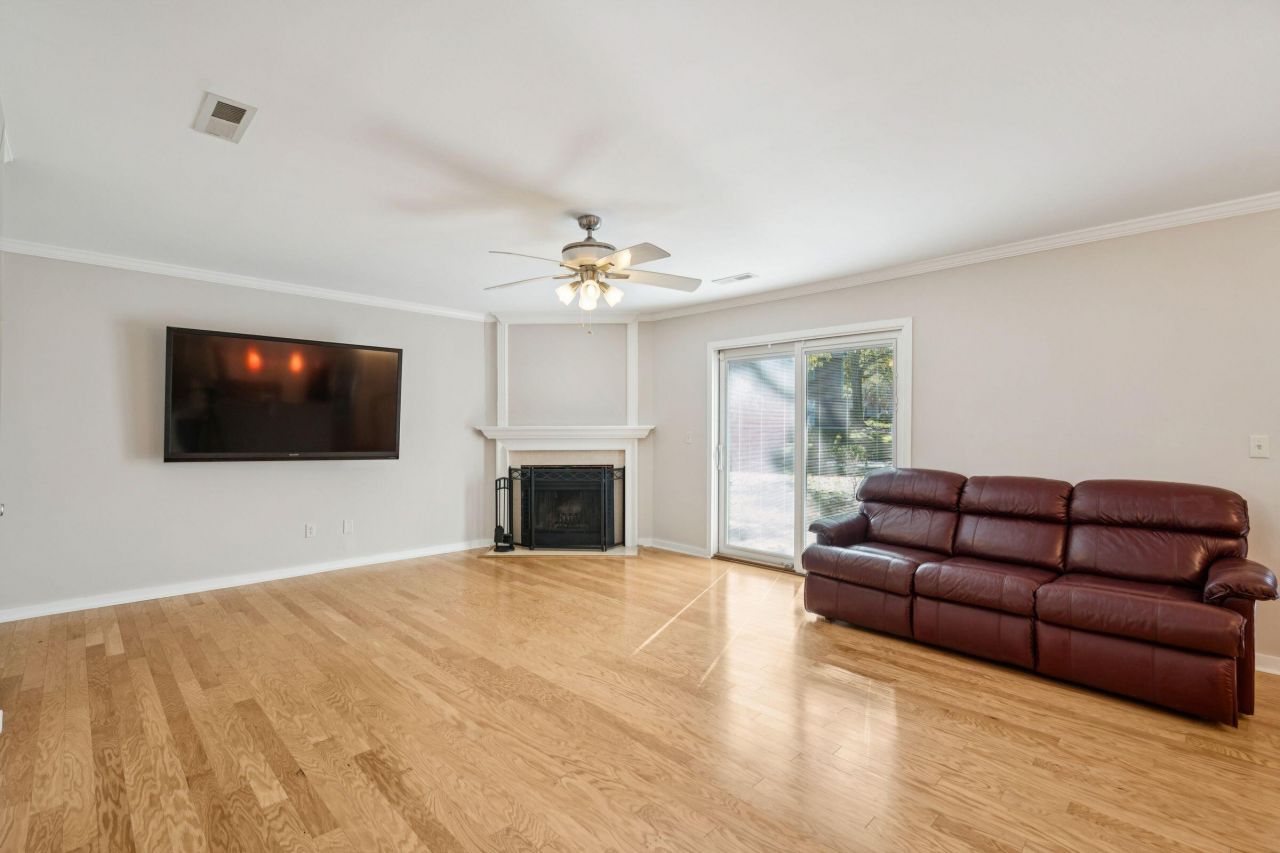 7951 Cricket Court Photo 4