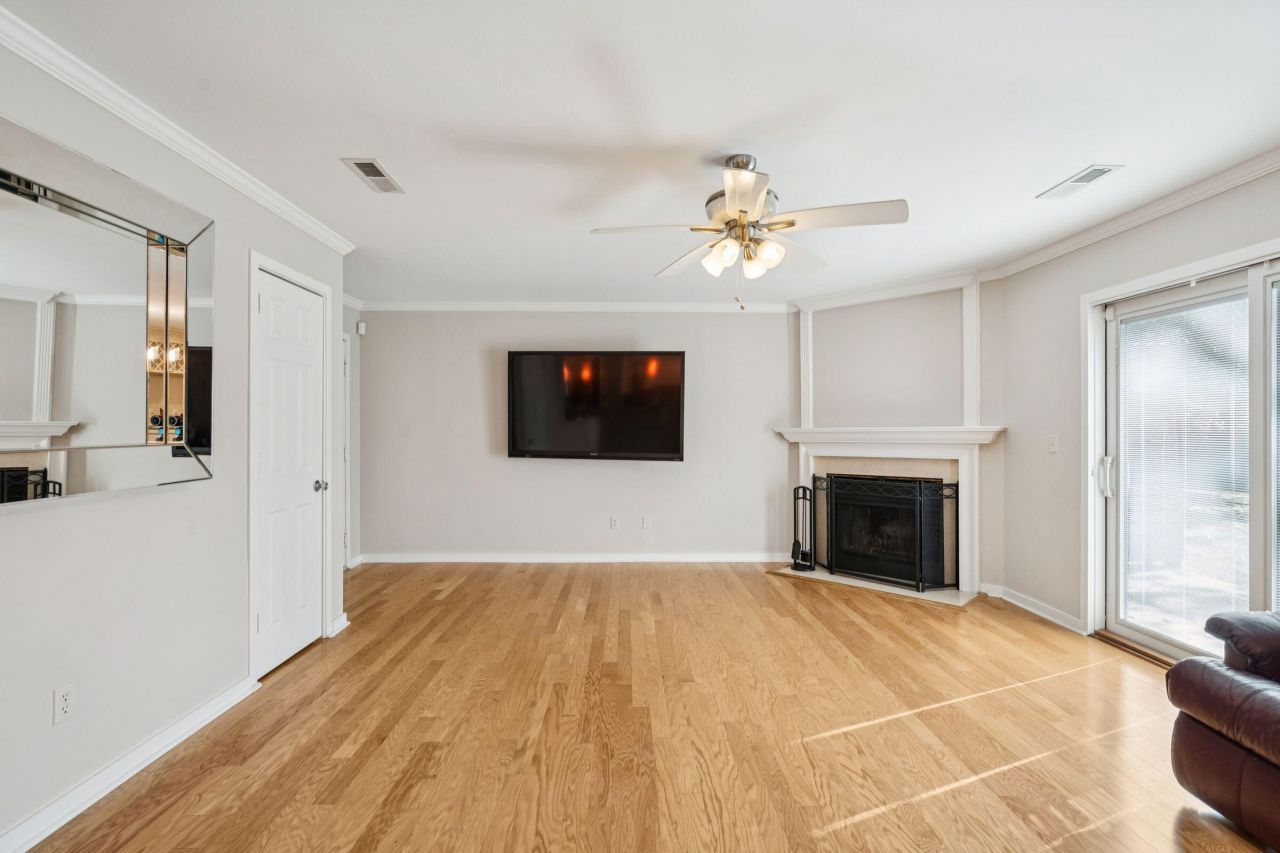 7951 Cricket Court Photo 9