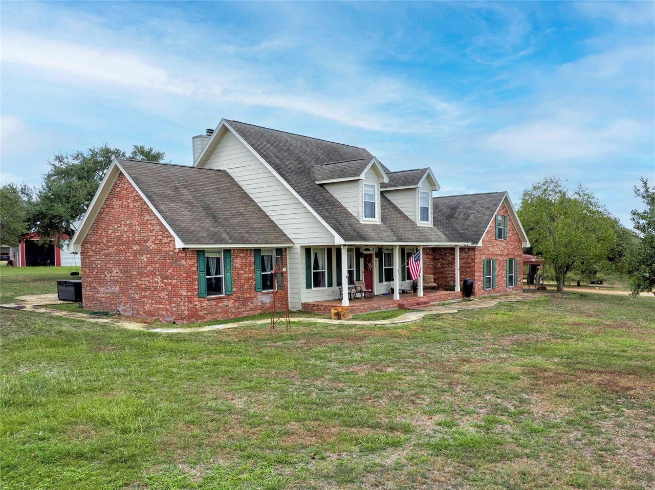 2040 W Guenther Ln, La Grange, TX 78945 Main Photo