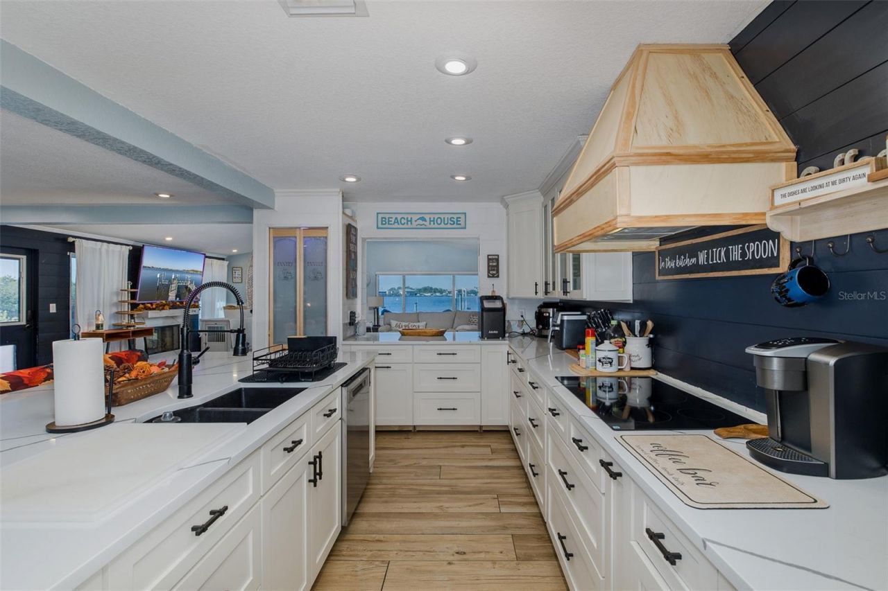 8211 Hayward Lane, Port Richey, FL 34668 Photo