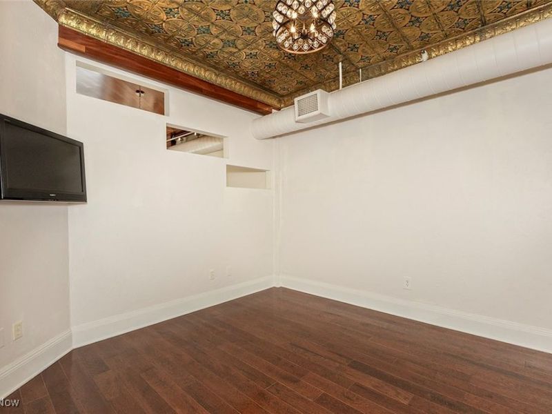 408 W Saint Clair Avenue, Unit 226, Cleveland, OH 44113 Photo 20