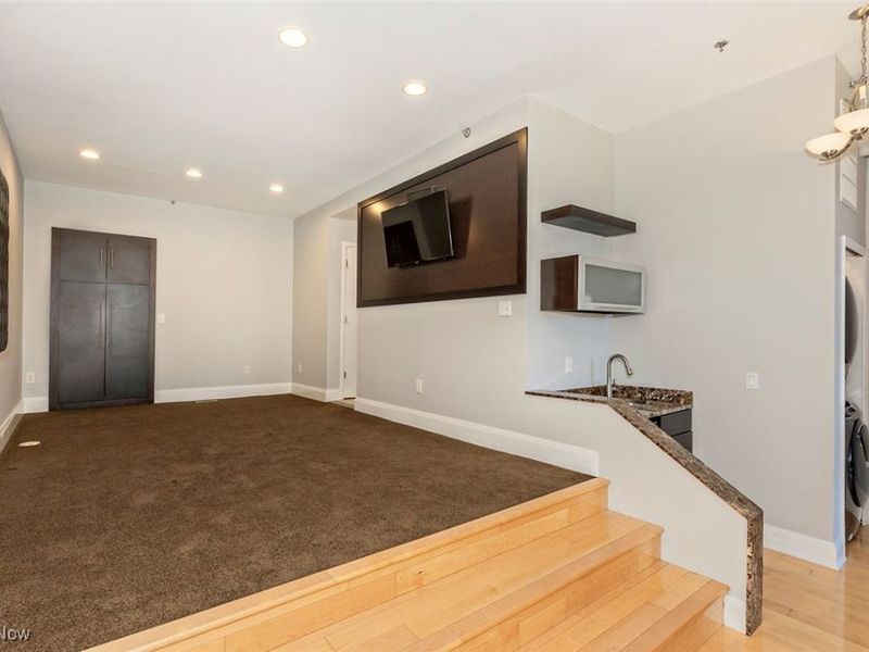 408 W Saint Clair Avenue, Unit 226, Cleveland, OH 44113 Photo 24