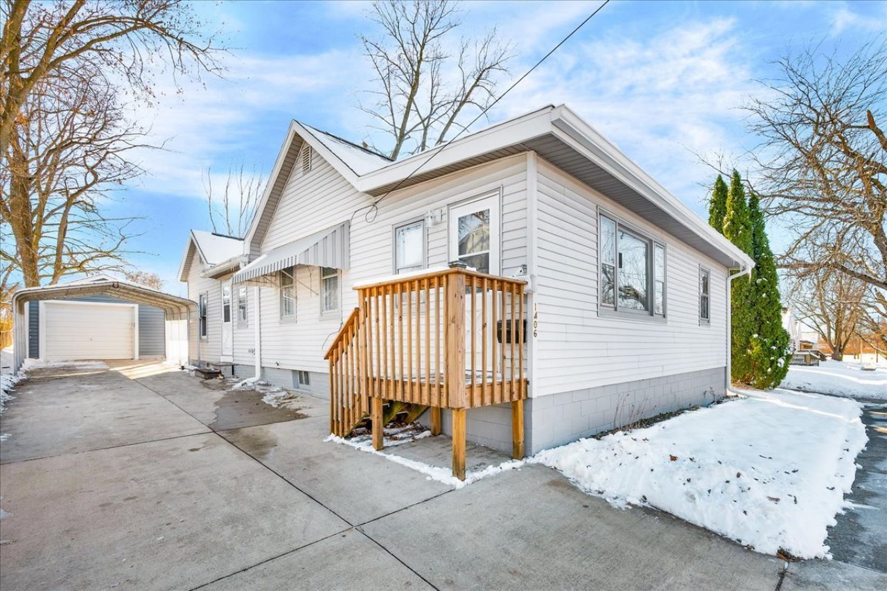 1406 W Walnut Street, Bloomington, IL 61701 Main Photo