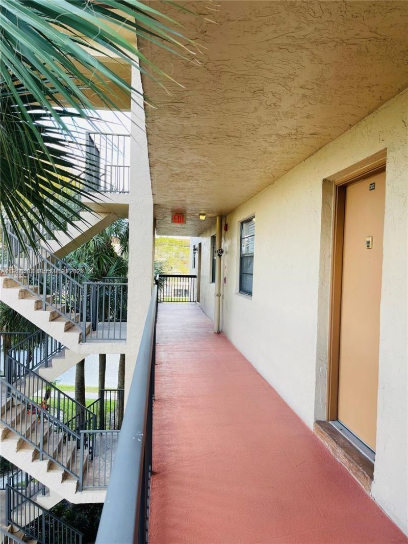 4940 E Sabal Palm Blvd, Unit 302, Tamarac, FL 33319 Photo