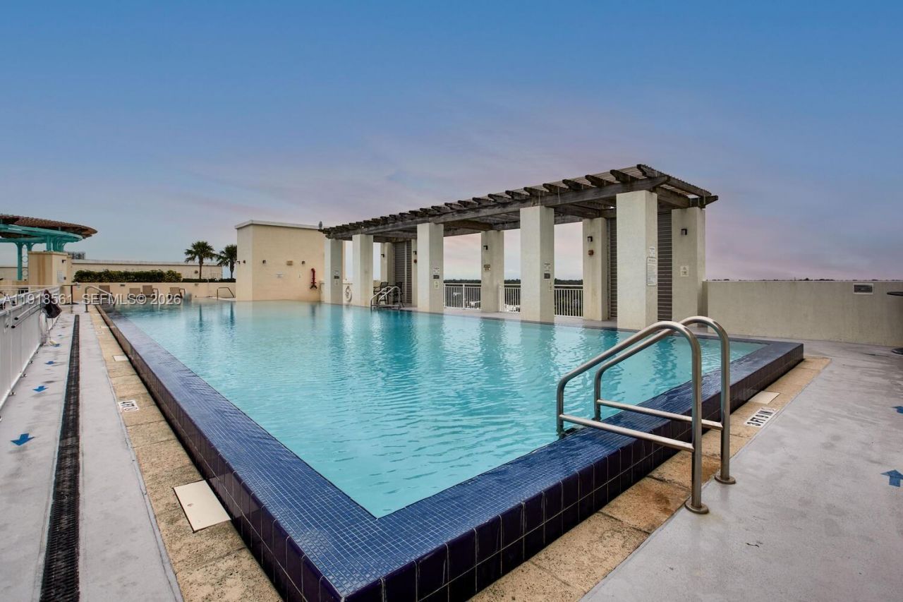 7285 SW 90th St, Unit D613, Miami, FL 33156 Photo