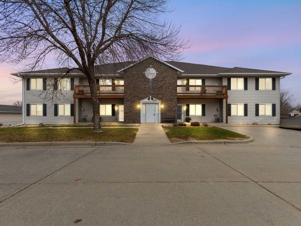 3300 W Miles Pl, Unit 203, Sioux Falls, SD 57108