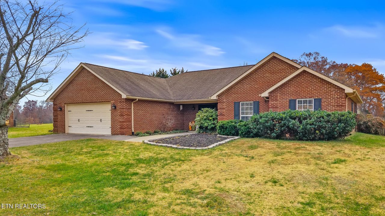 5545 J Riley West Rd, Greenback, TN 37742 Main Photo