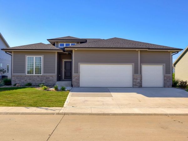 8916 Beery Place, Johnston, IA 50131