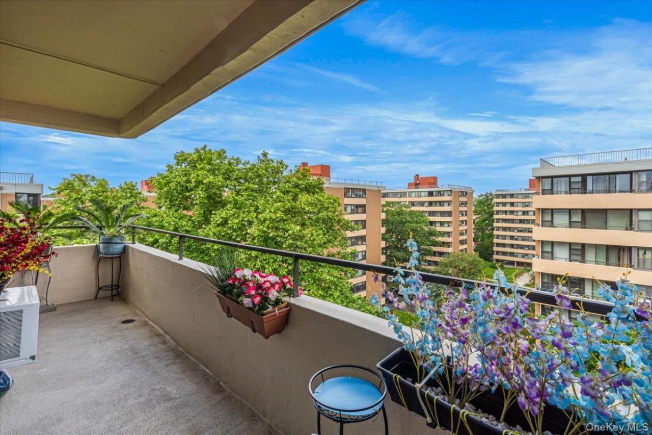 7-04 166th Street, Unit 9A, Beechhurst, NY 11357 Main Photo