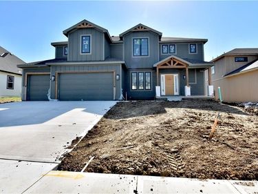 8007 NE 77th Street, Kansas City, MO 64158