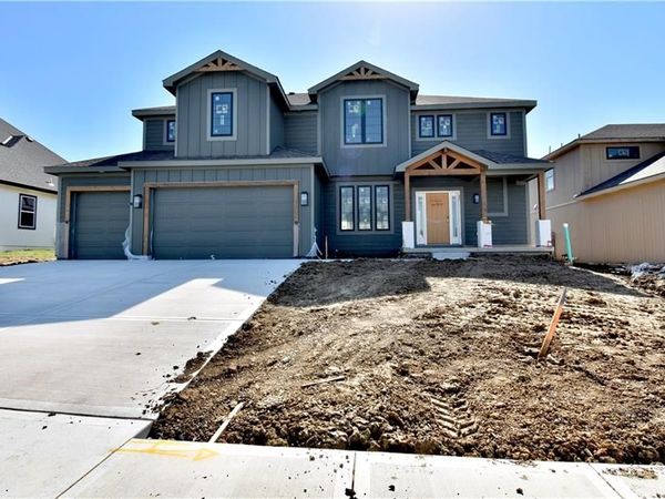 8007 NE 77th Street, Kansas City, MO 64158